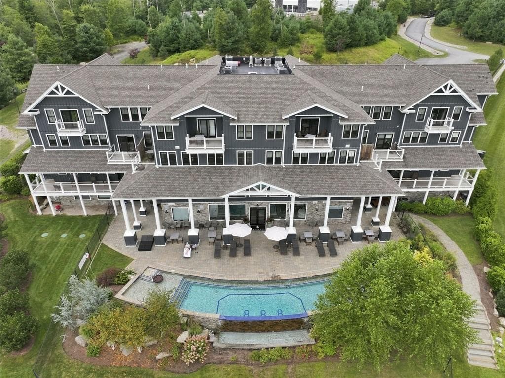 Condominium at 2 Bumblebee Lane, Richmond, photo 18 of 28