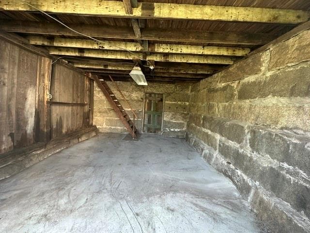 Multi Family at 160 Westerly Bradford Road, Westerly, photo 5 of 23
