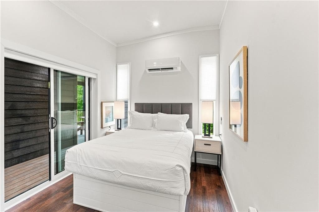 Condominium at 26 Agape Circle, Richmond, photo 11 of 30
