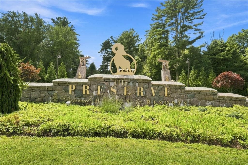 Condominium at 2 White Hawk Ridge UNIT D, Richmond, photo 2 of 32