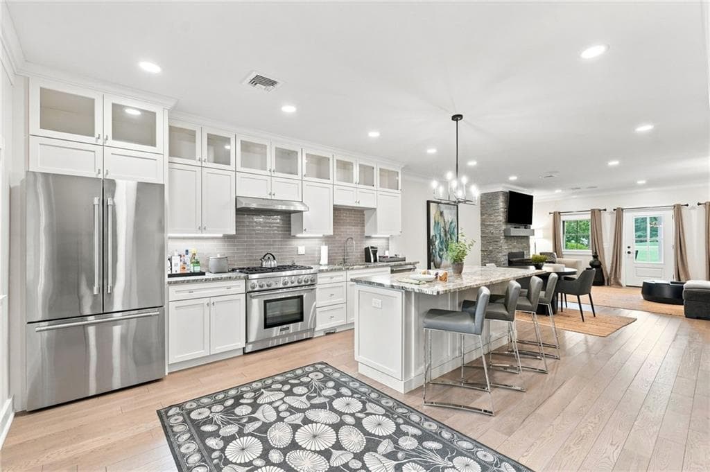 Condominium at 2 White Hawk Ridge UNIT D, Richmond, photo 6 of 32