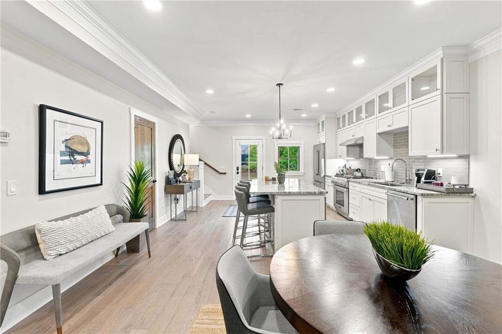 Condominium at 2 White Hawk Ridge UNIT D, Richmond, photo 9 of 32
