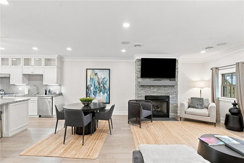 Condominium at 2 White Hawk Ridge UNIT D, Richmond, photo 10 of 32