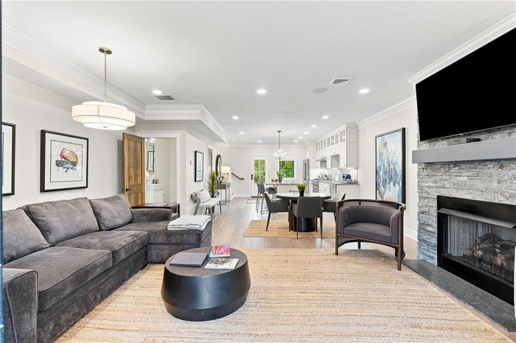 Condominium at 2 White Hawk Ridge UNIT D, Richmond, photo 11 of 32