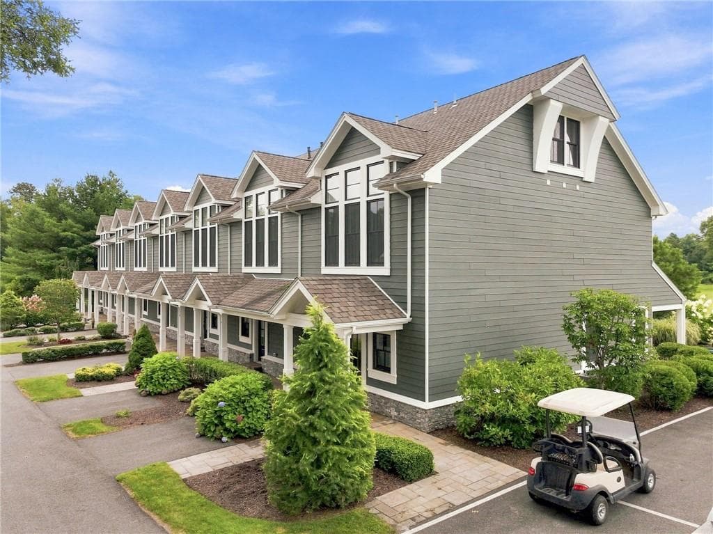 Condominium at 2 White Hawk Ridge UNIT D, Richmond, photo 4 of 32