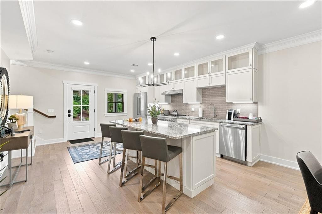 Condominium at 2 White Hawk Ridge UNIT D, Richmond, photo 8 of 32