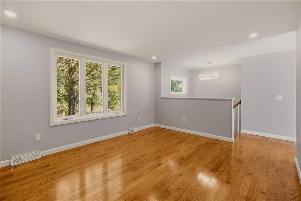 Single Family Residence at 174 Ten Rod Road, Exeter, photo 17 of 41