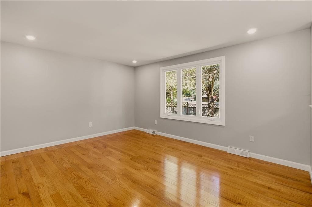 Single Family Residence at 174 Ten Rod Road, Exeter, photo 20 of 41