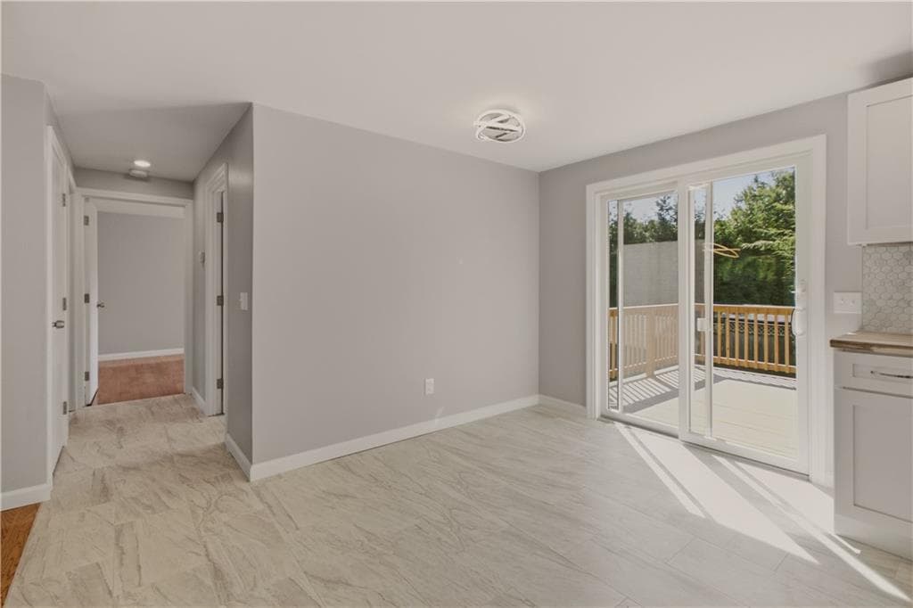 Single Family Residence at 174 Ten Rod Road, Exeter, photo 15 of 41