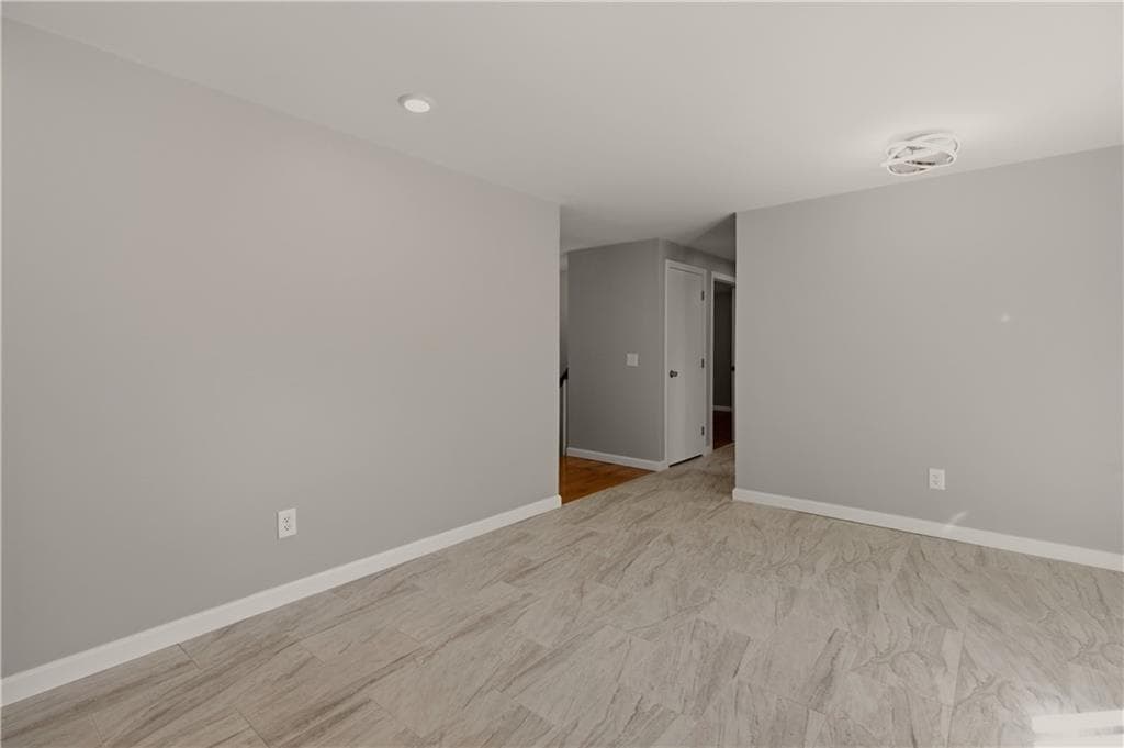 Single Family Residence at 174 Ten Rod Road, Exeter, photo 29 of 41