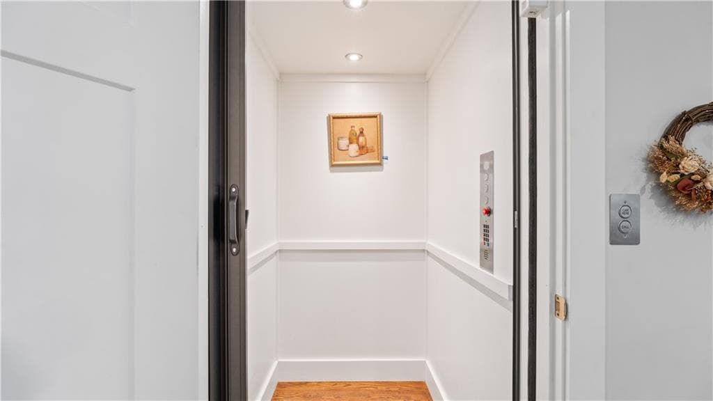 Condominium at 724 Centerville Road UNIT 8, Warwick, photo 9 of 37