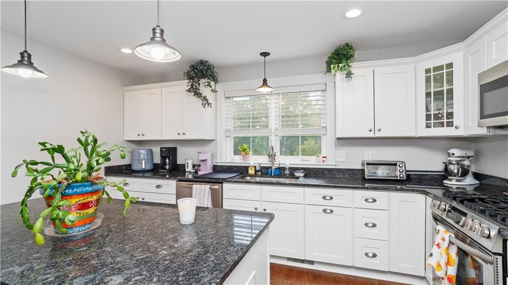 Condominium at 724 Centerville Road UNIT 8, Warwick, photo 11 of 37