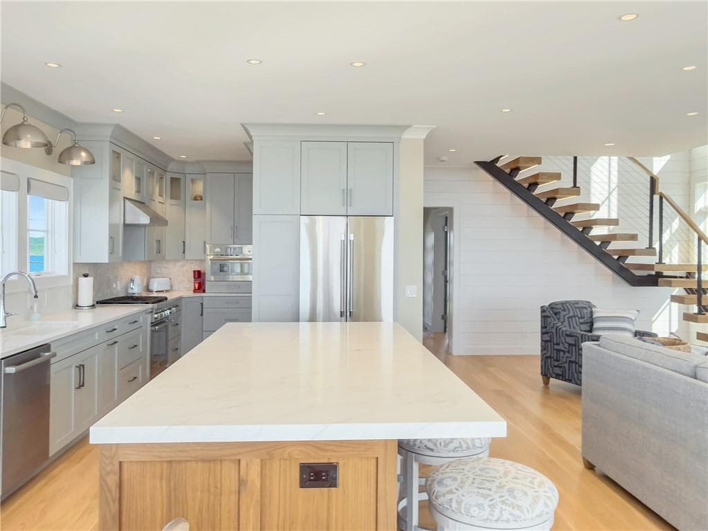 Single Family Residence at 377 Atlantic Avenue, Westerly, photo 4 of 50