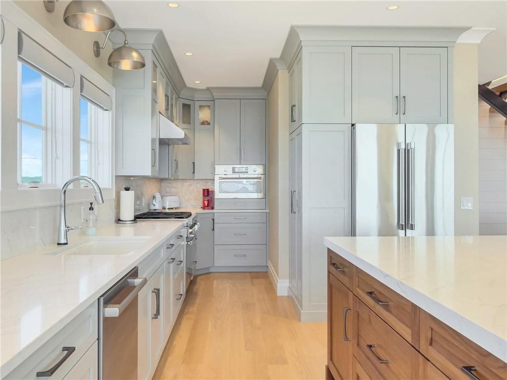 Single Family Residence at 377 Atlantic Avenue, Westerly, photo 8 of 50