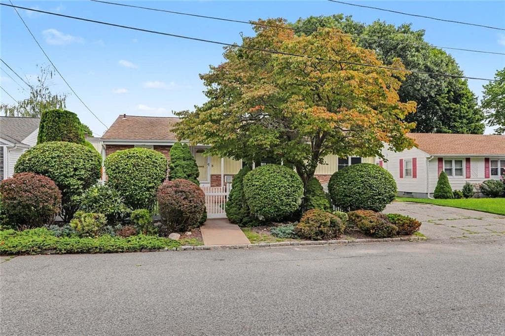 Single Family Residence at 22 Baldino Drive, Cranston, photo 2 of 41