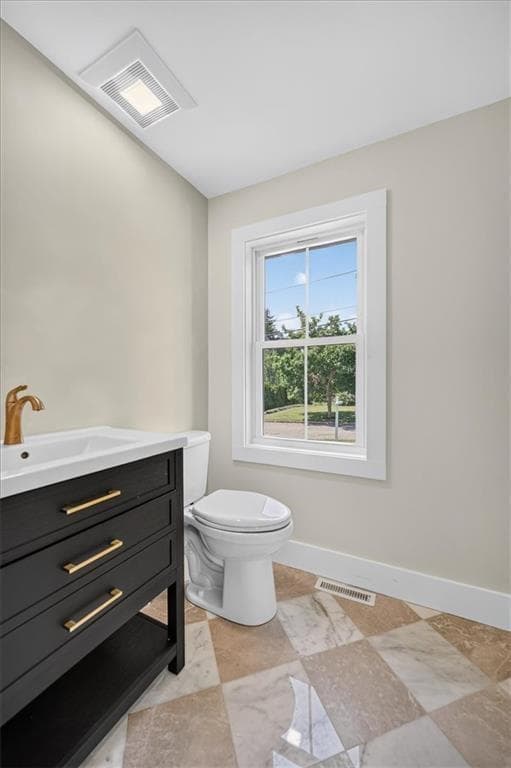 Single Family Residence at 4 Helena Way, Johnston, photo 6 of 10