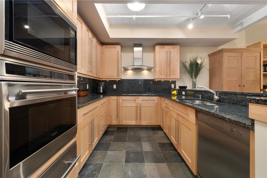 Condominium at 343 Thames Street UNIT M 102, Bristol, photo 12 of 40