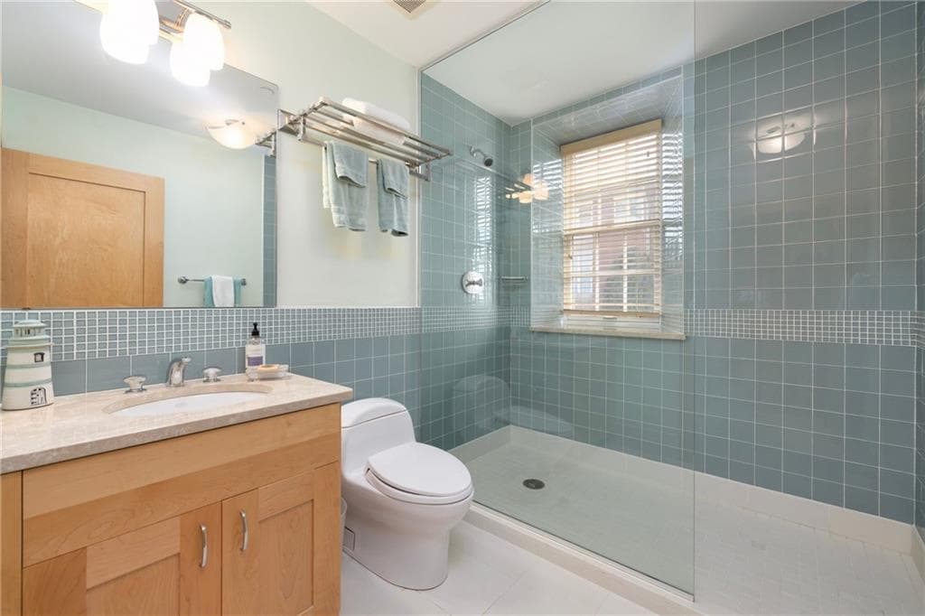 Condominium at 343 Thames Street UNIT M 102, Bristol, photo 33 of 40
