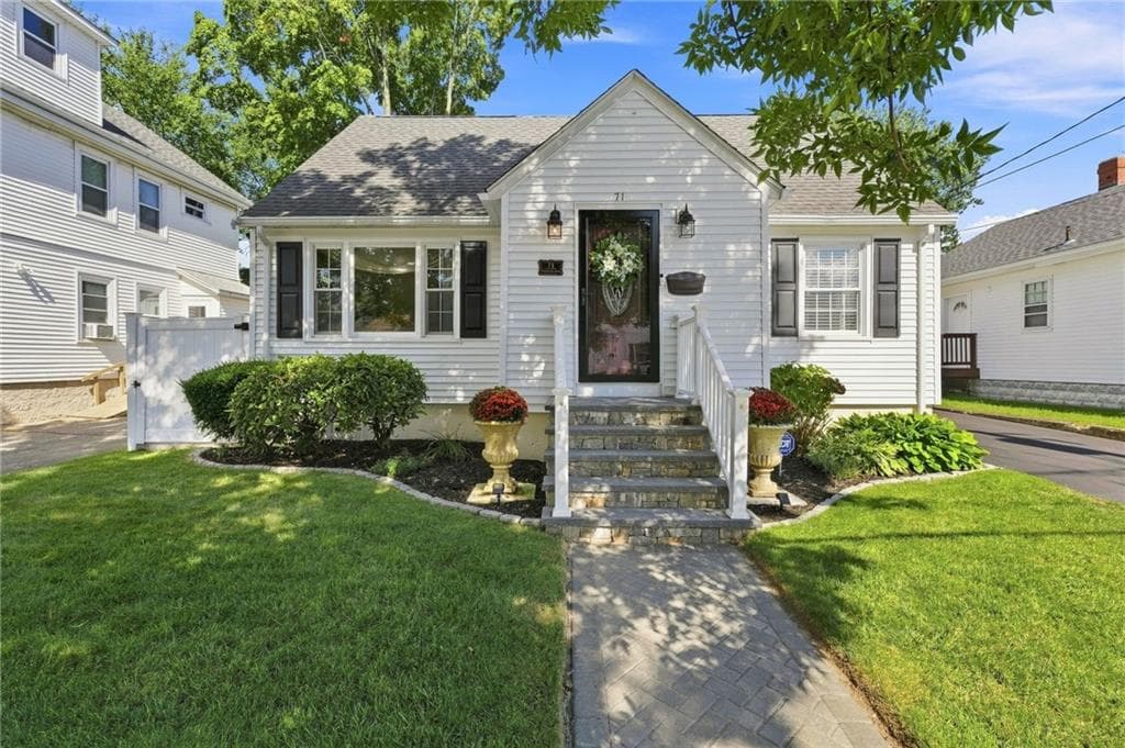 71 Petteys Avenue
