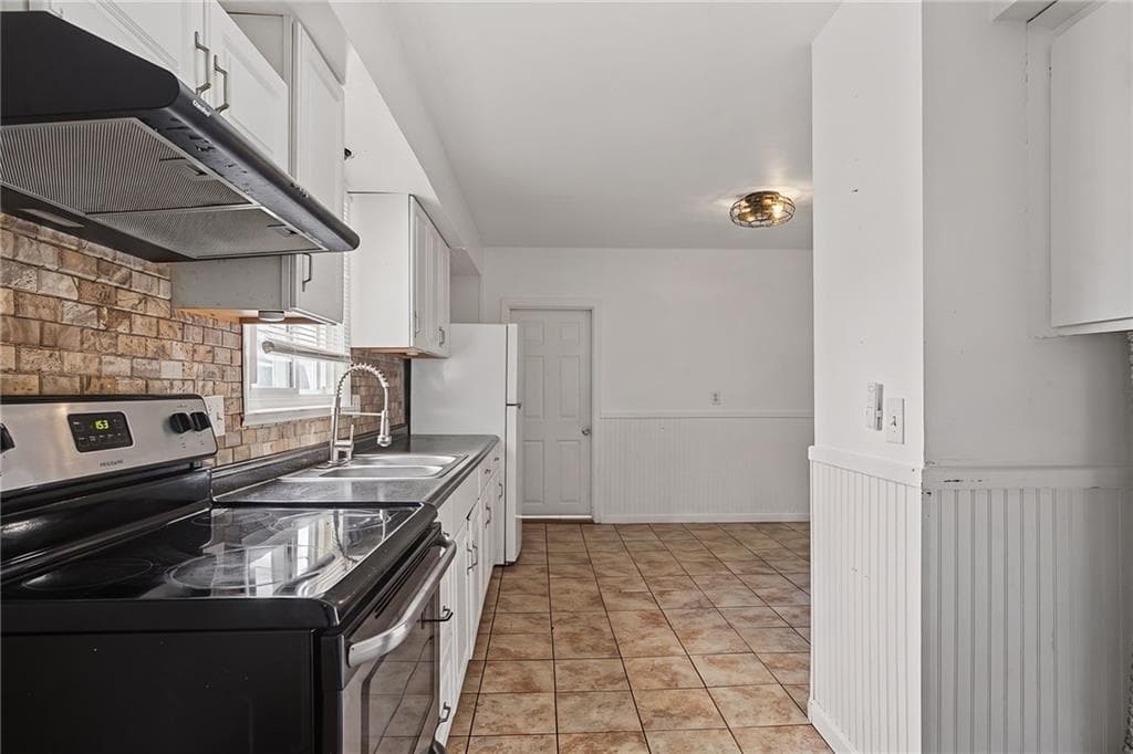 Multi Family at 84 Saint Paul Street, North Smithfield, photo 6 of 47