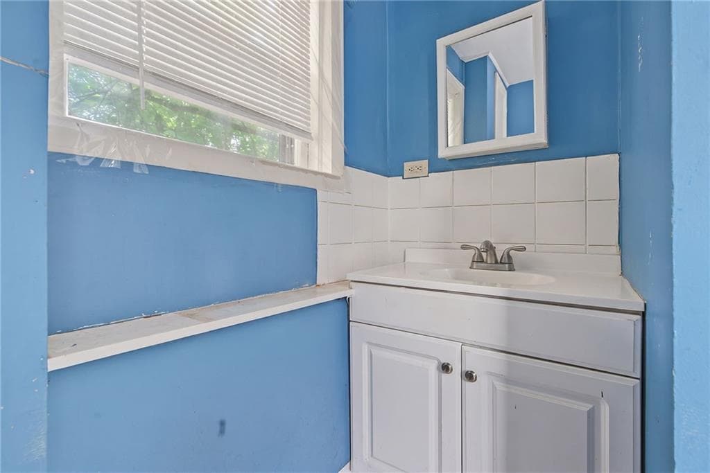Multi Family at 84 Saint Paul Street, North Smithfield, photo 9 of 47