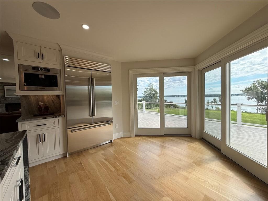 Single Family Residence at 125 Heidi Drive, Portsmouth, photo 16 of 46