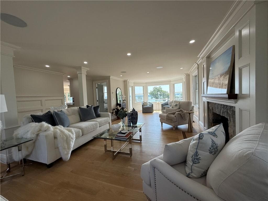 Single Family Residence at 125 Heidi Drive, Portsmouth, photo 9 of 46