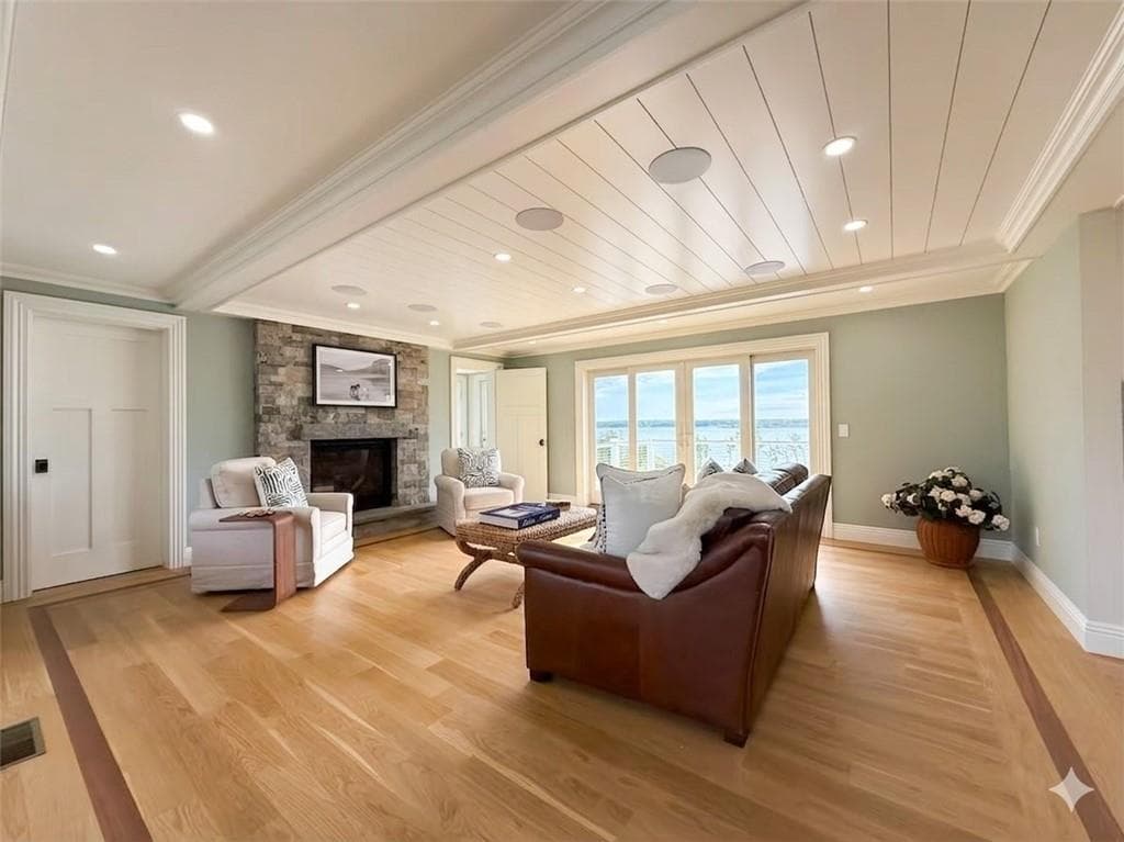 Single Family Residence at 125 Heidi Drive, Portsmouth, photo 18 of 46