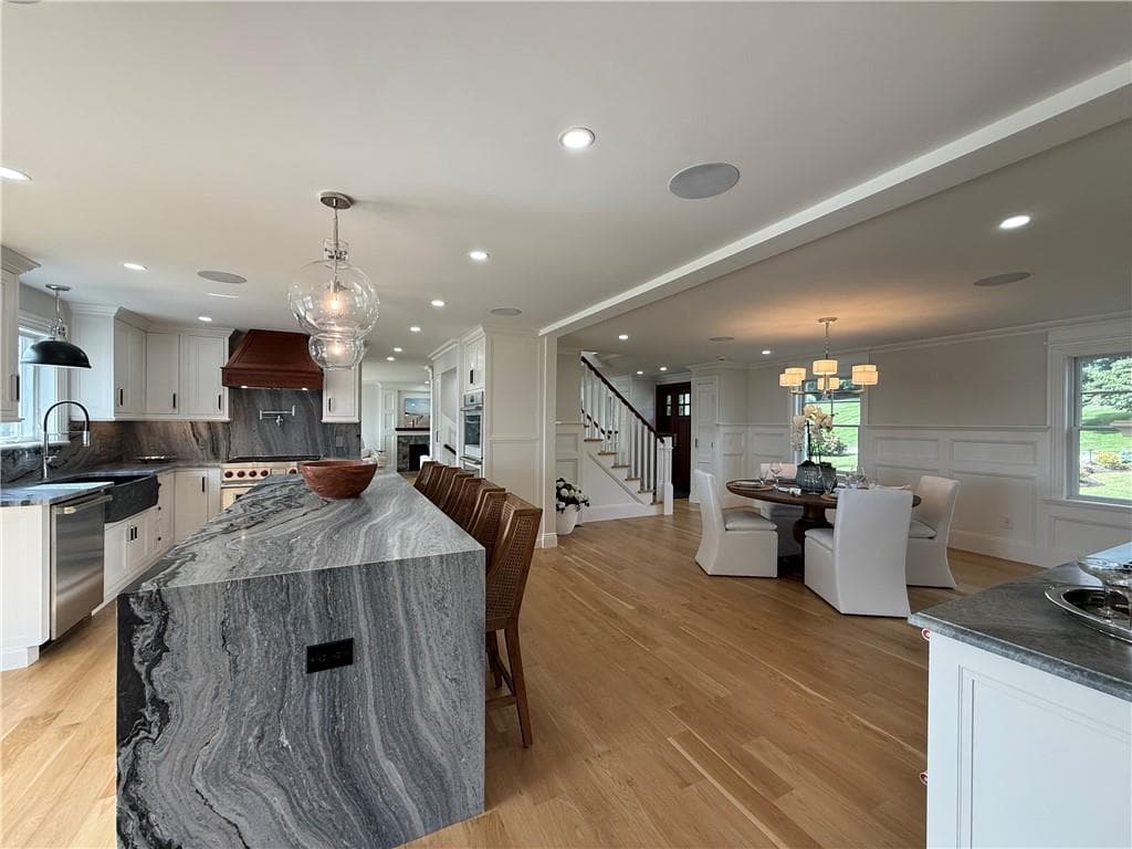 Single Family Residence at 125 Heidi Drive, Portsmouth, photo 15 of 46