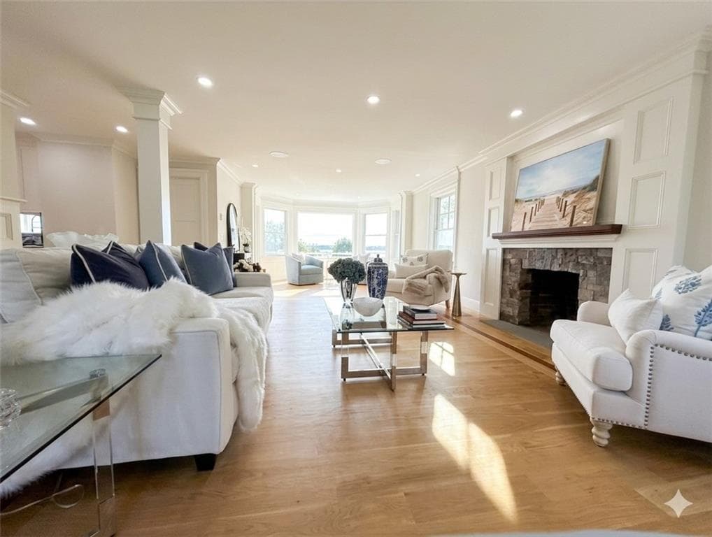 Single Family Residence at 125 Heidi Drive, Portsmouth, photo 8 of 46