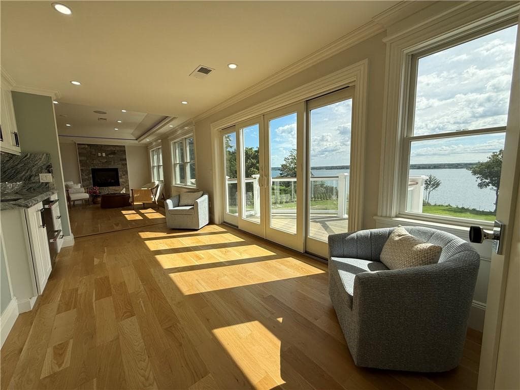 Single Family Residence at 125 Heidi Drive, Portsmouth, photo 21 of 46