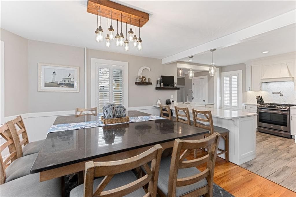 Single Family Residence at 29 Burnett Road, Warwick, photo 14 of 49