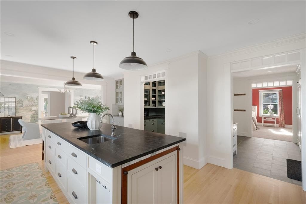 Single Family Residence at 140 Aldrich Avenue, Warwick, photo 15 of 50