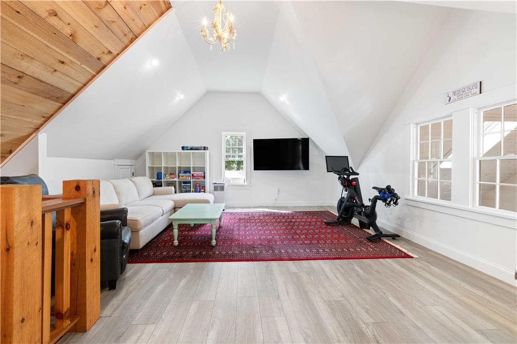 Single Family Residence at 072 PIER Road, Portsmouth, photo 22 of 31