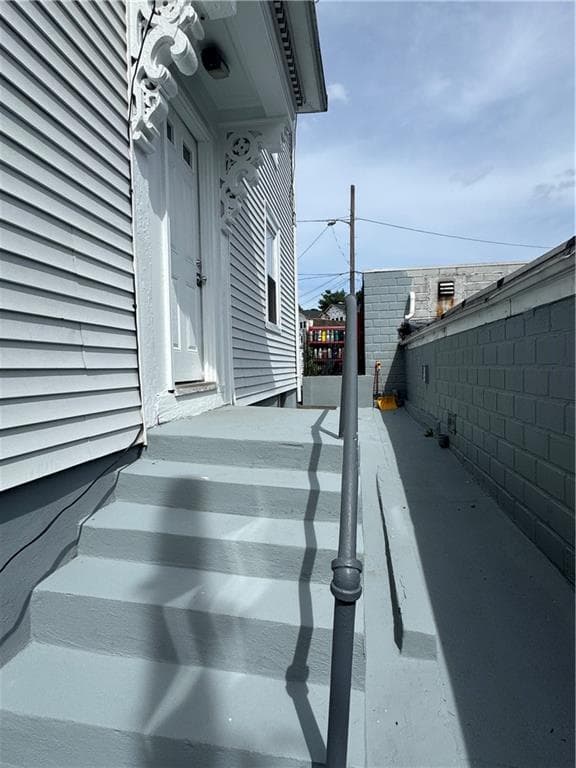 Multi Family at 325 Manton Avenue, Providence, photo 3 of 19
