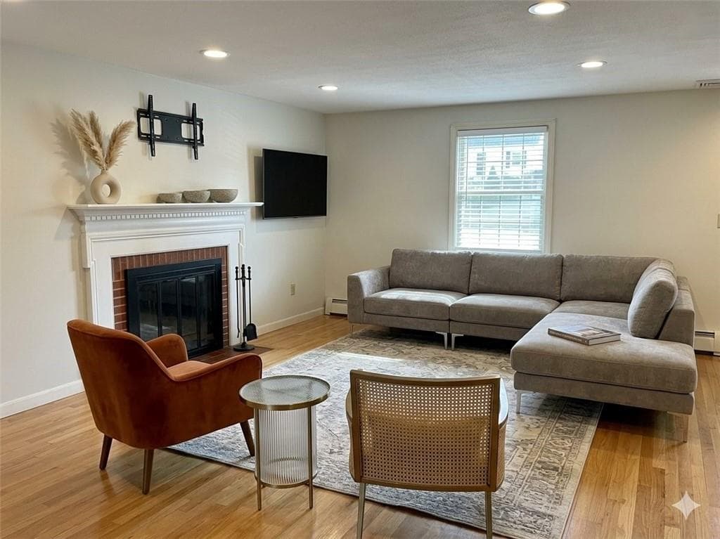 Single Family Residence at 36 Wildflower Drive, Seekonk, photo 16 of 21