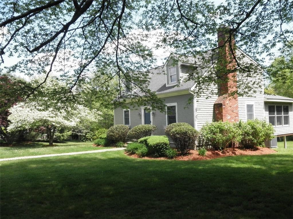 Single Family Residence at 36 Wildflower Drive, Seekonk, photo 18 of 21