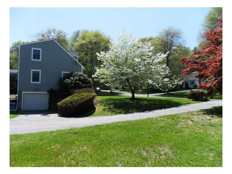 Single Family Residence at 36 Wildflower Drive, Seekonk, photo 4 of 21