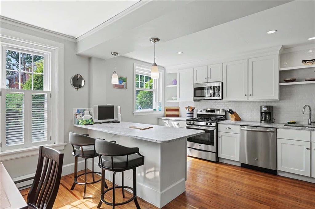 Condominium at 242 President Avenue UNIT 7, Providence, photo 16 of 42