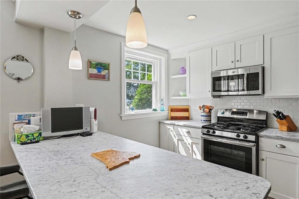 Condominium at 242 President Avenue UNIT 7, Providence, photo 15 of 42