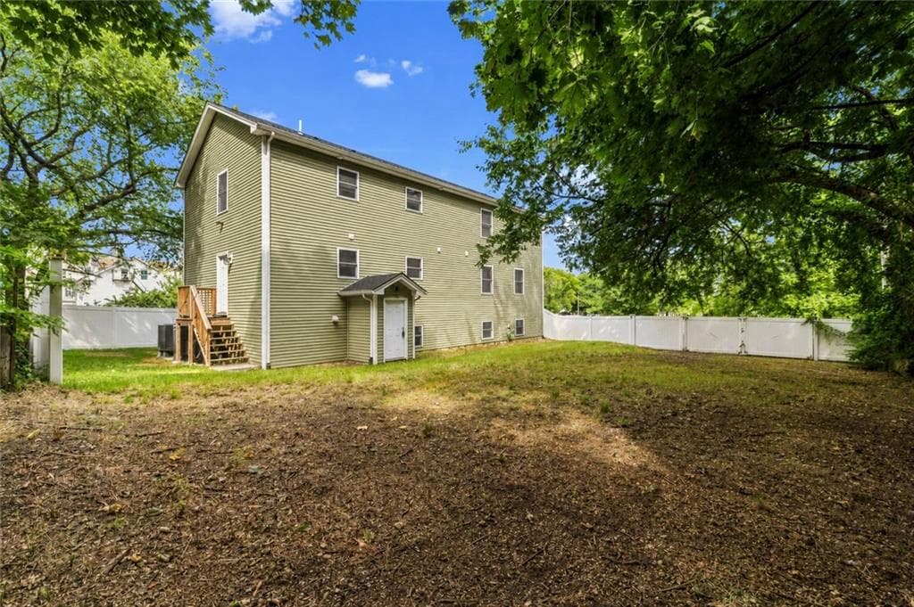 Multi Family at 4 Cutler Street, Providence, photo 17 of 43