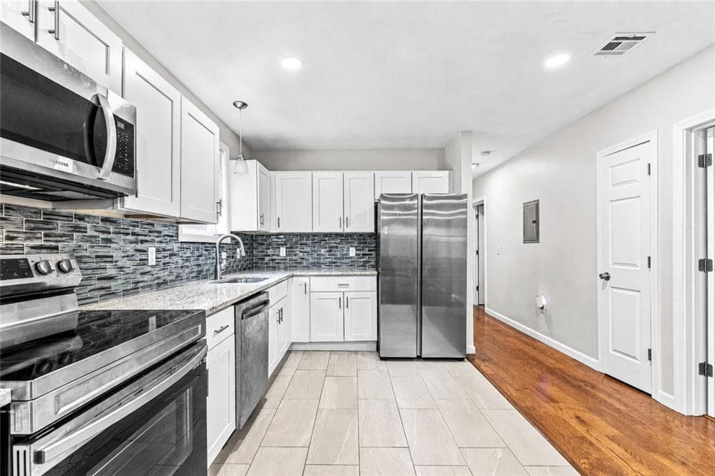 Multi Family at 4 Cutler Street, Providence, photo 12 of 43