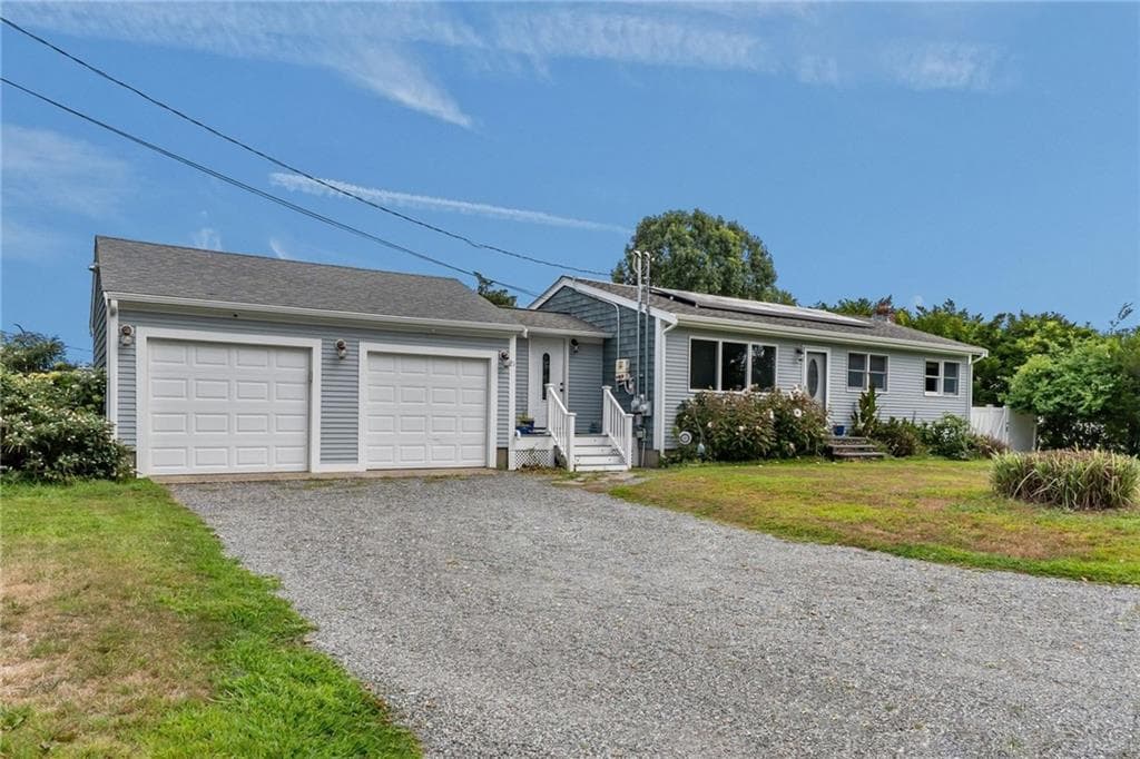 Single Family Residence at 21 Massachusetts Boulevard, Portsmouth, photo 2 of 31