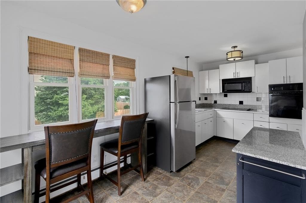 Single Family Residence at 21 Massachusetts Boulevard, Portsmouth, photo 7 of 31