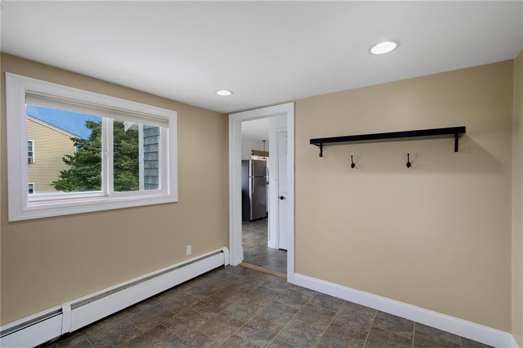 Single Family Residence at 21 Massachusetts Boulevard, Portsmouth, photo 5 of 31
