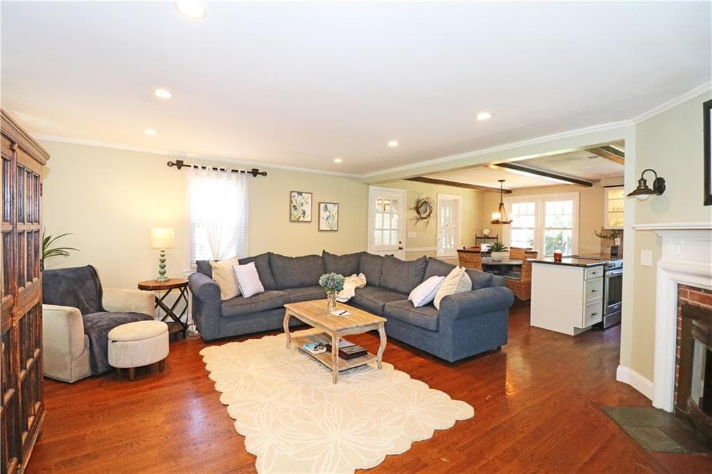 Single Family Residence at 5 North Drive, Middletown, photo 17 of 48