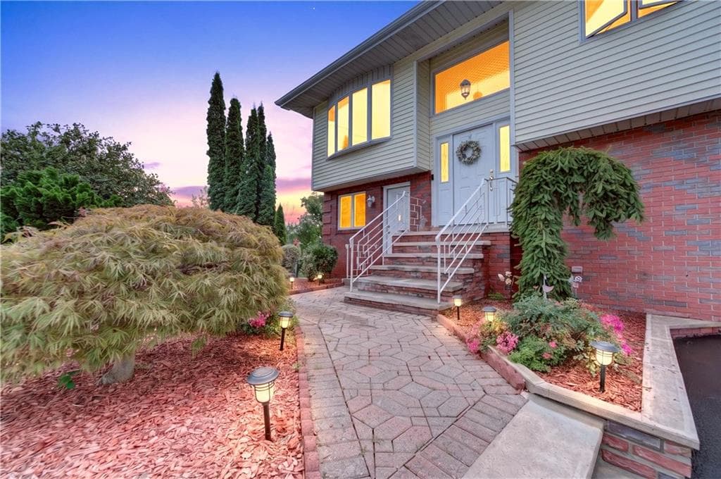 Single Family Residence at 4 Evans Street, Johnston, photo 3 of 42
