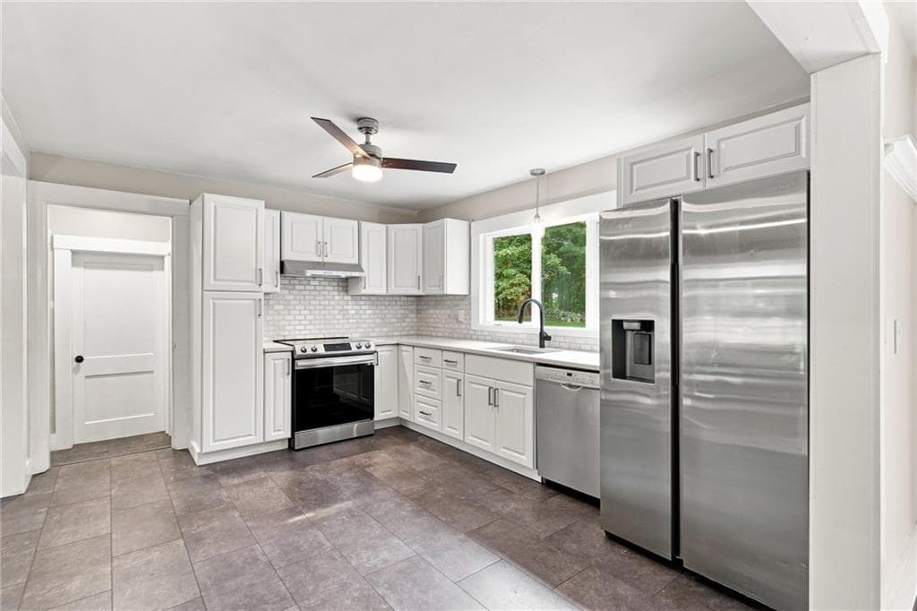 Single Family Residence at 110 Tower Hill Road, North Kingstown, photo 6 of 46