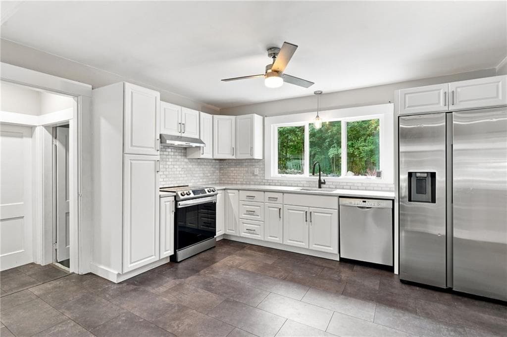 Single Family Residence at 110 Tower Hill Road, North Kingstown, photo 8 of 46
