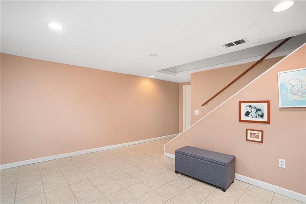 Single Family Residence at 4 Stonecarry Way, East Greenwich, photo 36 of 49